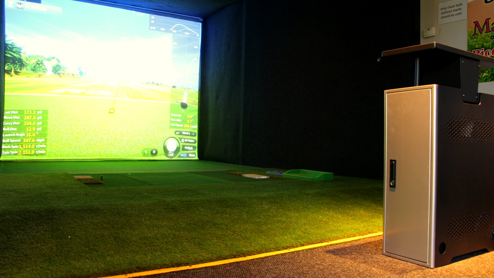 Premium indoor golf simulator and private club amenity